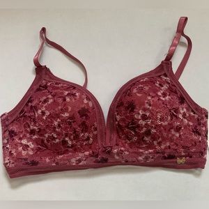Brand new Jessica Simpson Women Net Padded Bra.